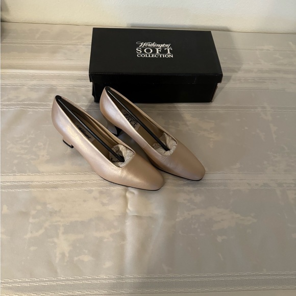 ! Worthington Womens soft collection luster mushroom Slip-On Pumps Heels NWT 8 - Picture 4 of 4